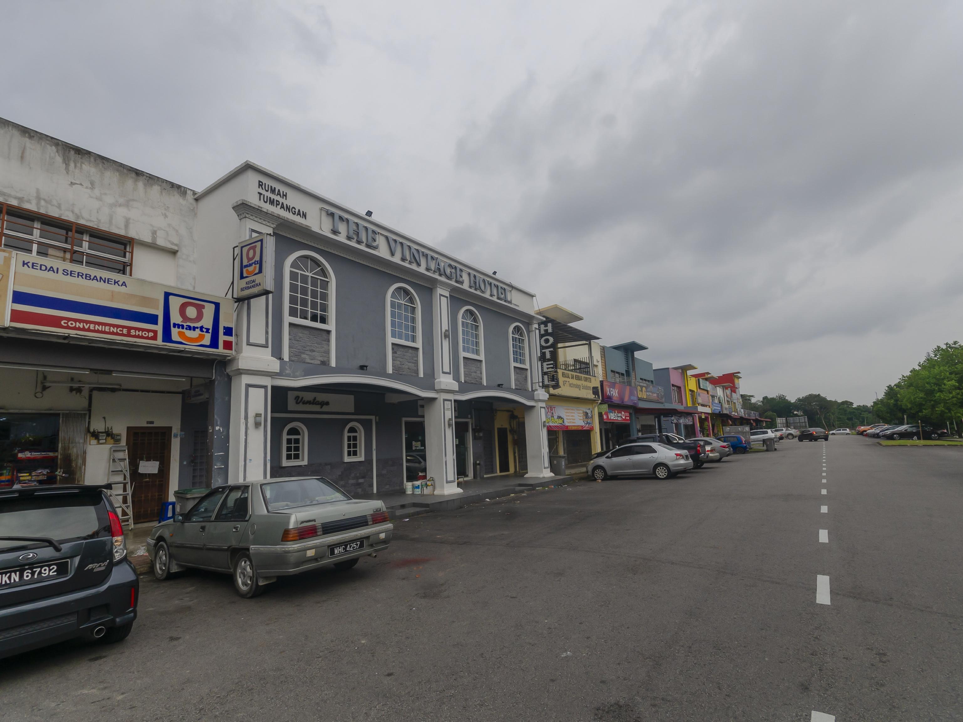 Super Oyo 596 The Vintage Hotel Johor Bahru Esterno foto