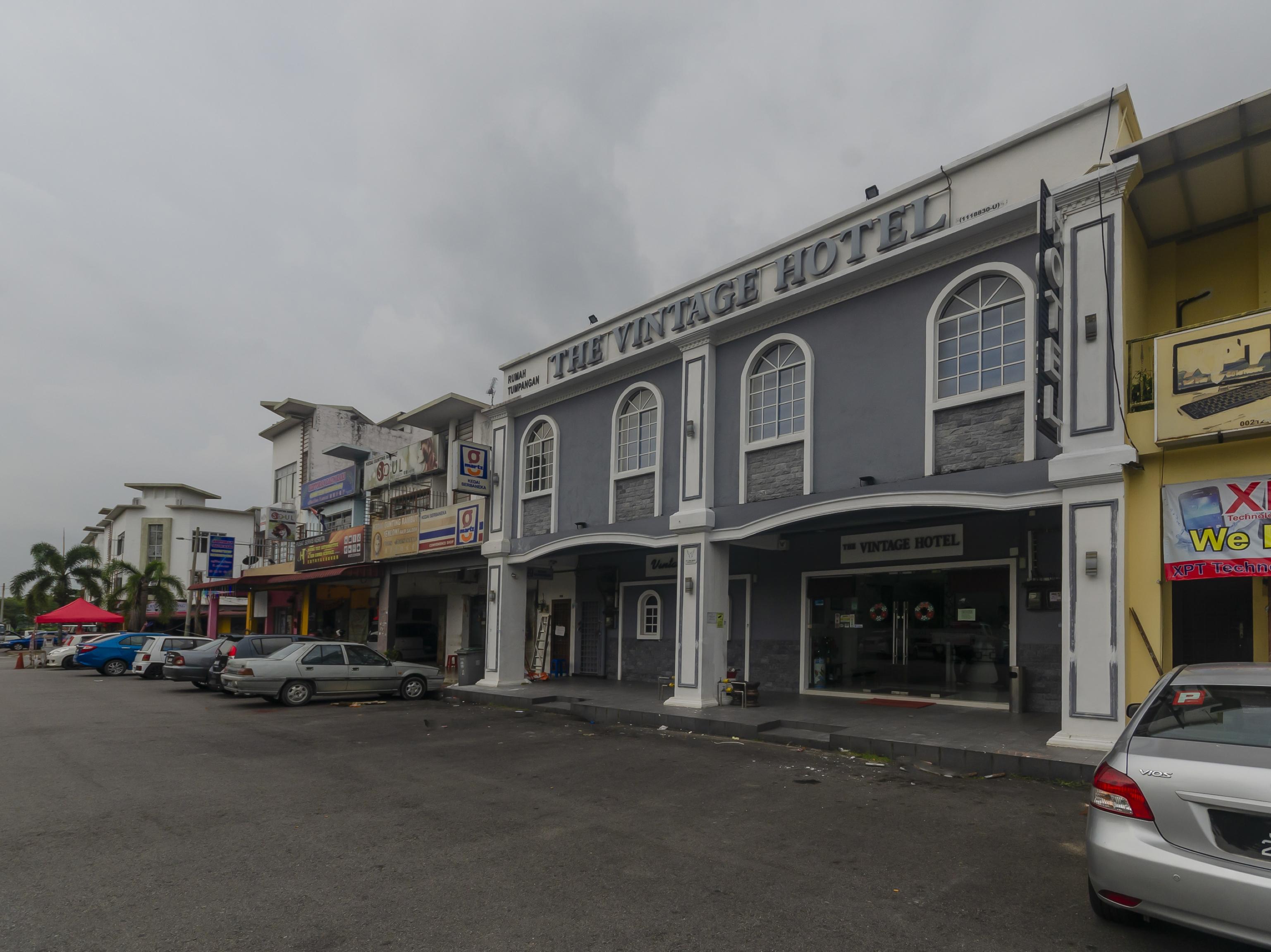 Super Oyo 596 The Vintage Hotel Johor Bahru Esterno foto