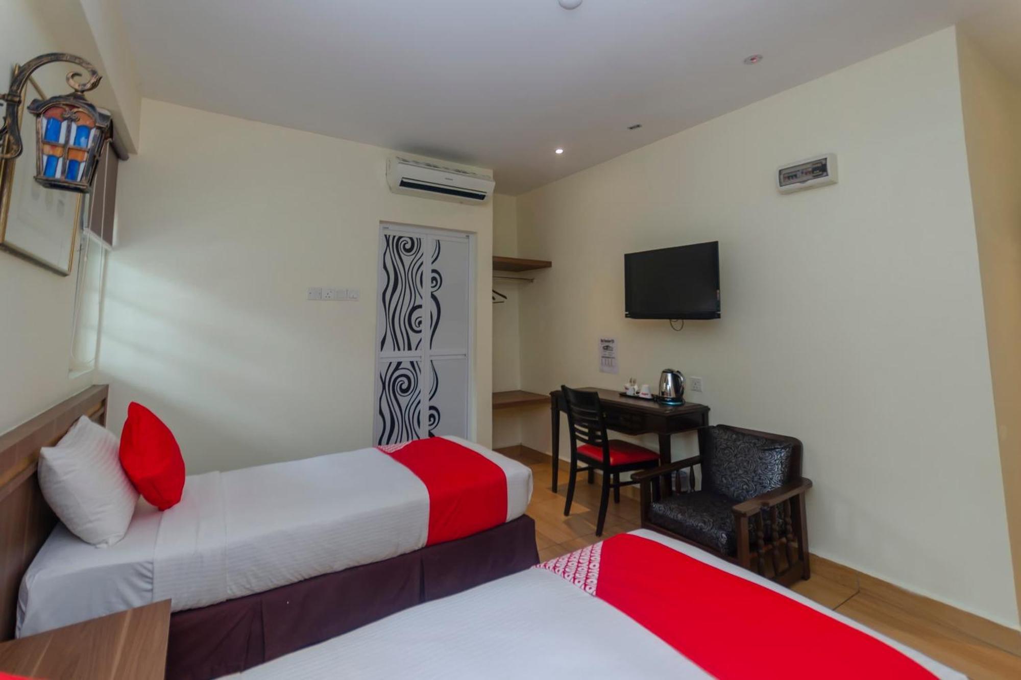 Super Oyo 596 The Vintage Hotel Johor Bahru Esterno foto