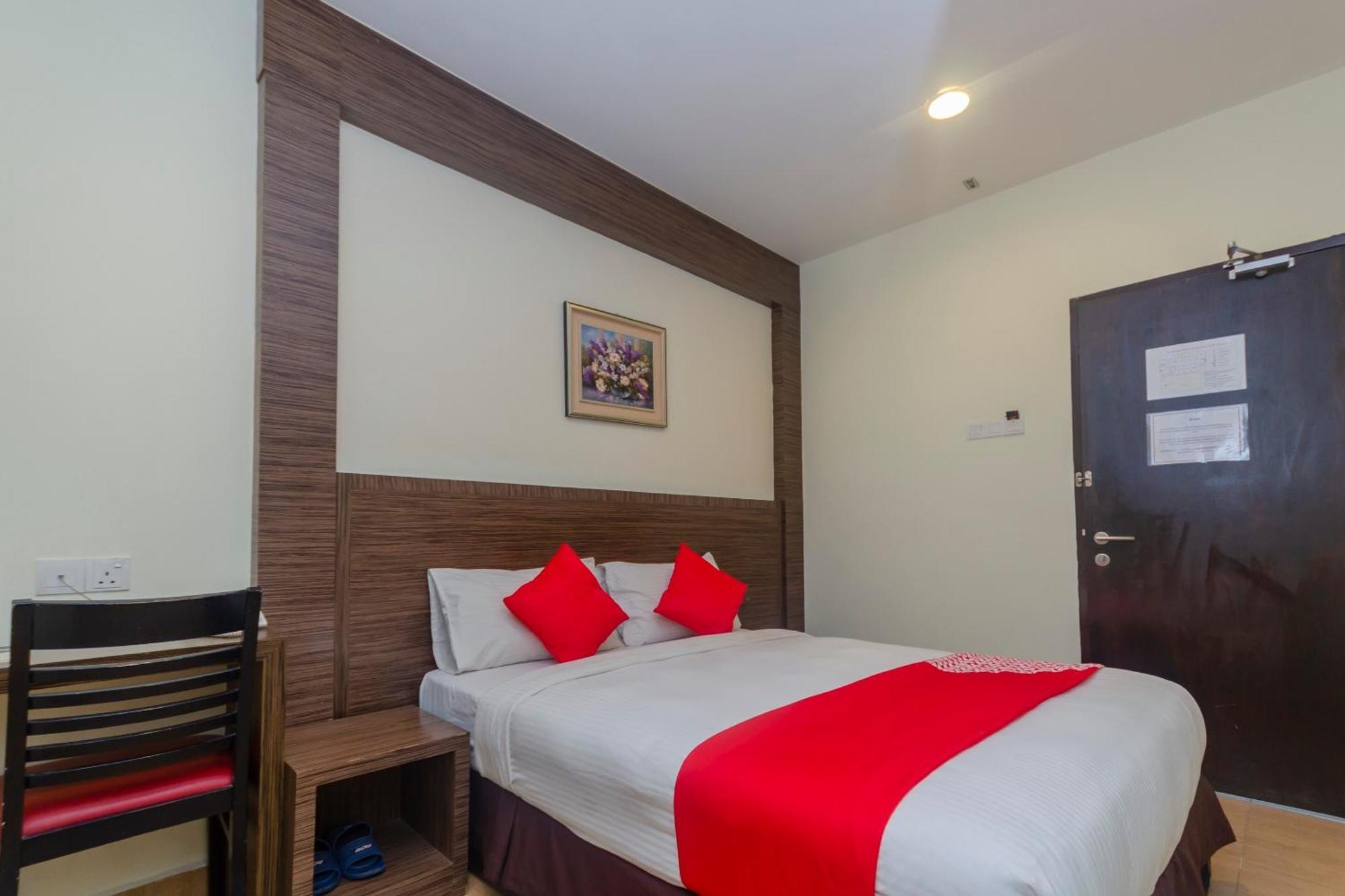 Super Oyo 596 The Vintage Hotel Johor Bahru Esterno foto