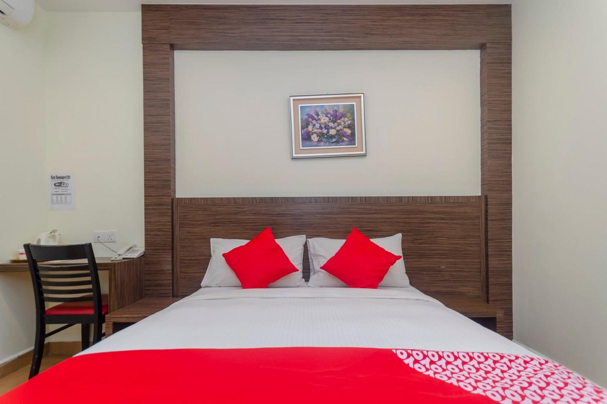 Super Oyo 596 The Vintage Hotel Johor Bahru Esterno foto