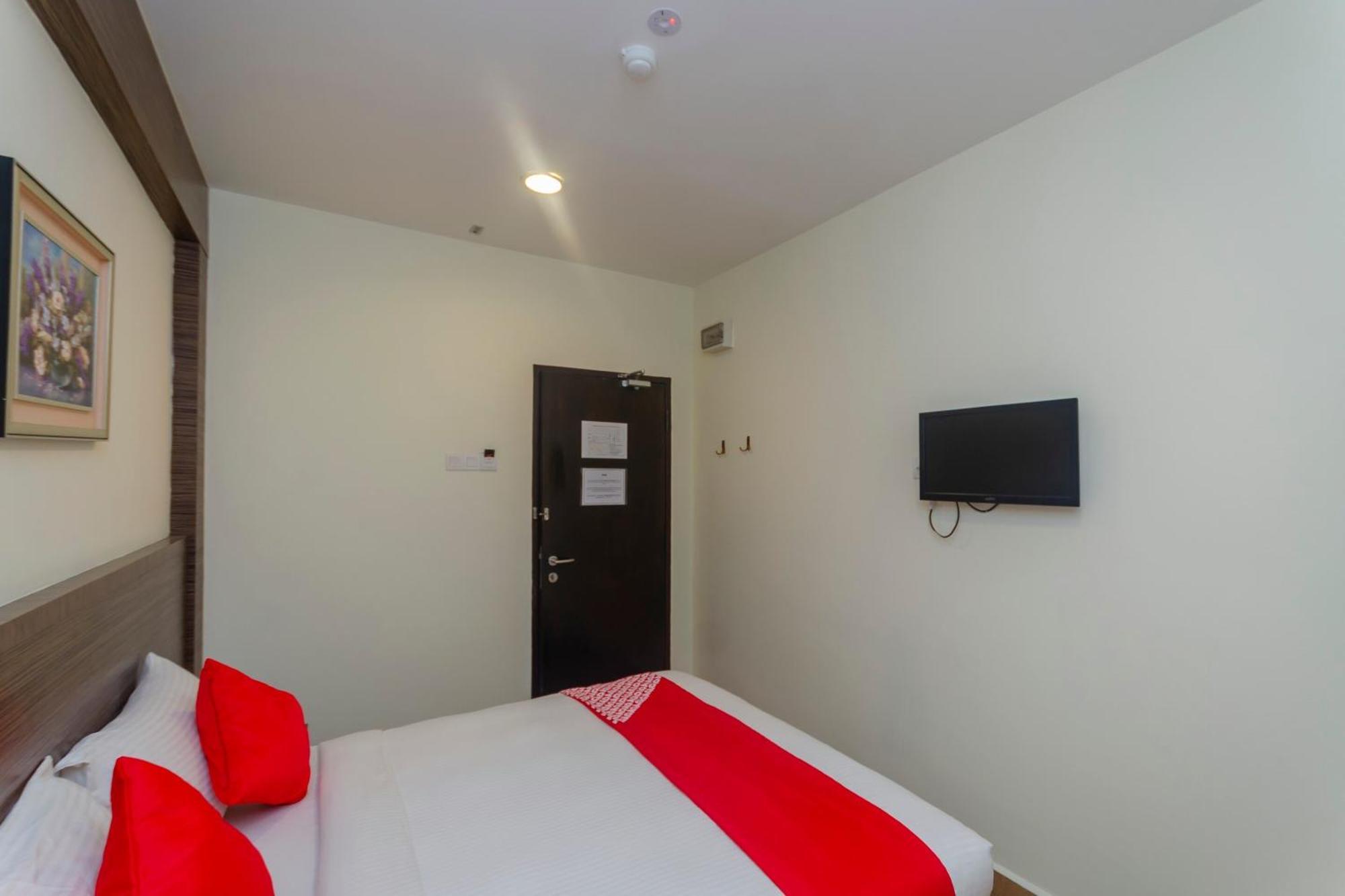 Super Oyo 596 The Vintage Hotel Johor Bahru Esterno foto