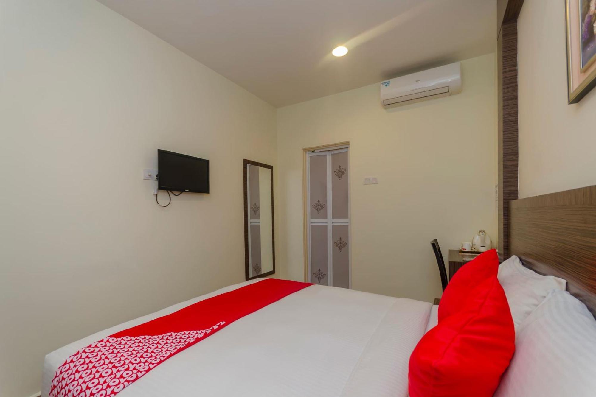 Super Oyo 596 The Vintage Hotel Johor Bahru Esterno foto
