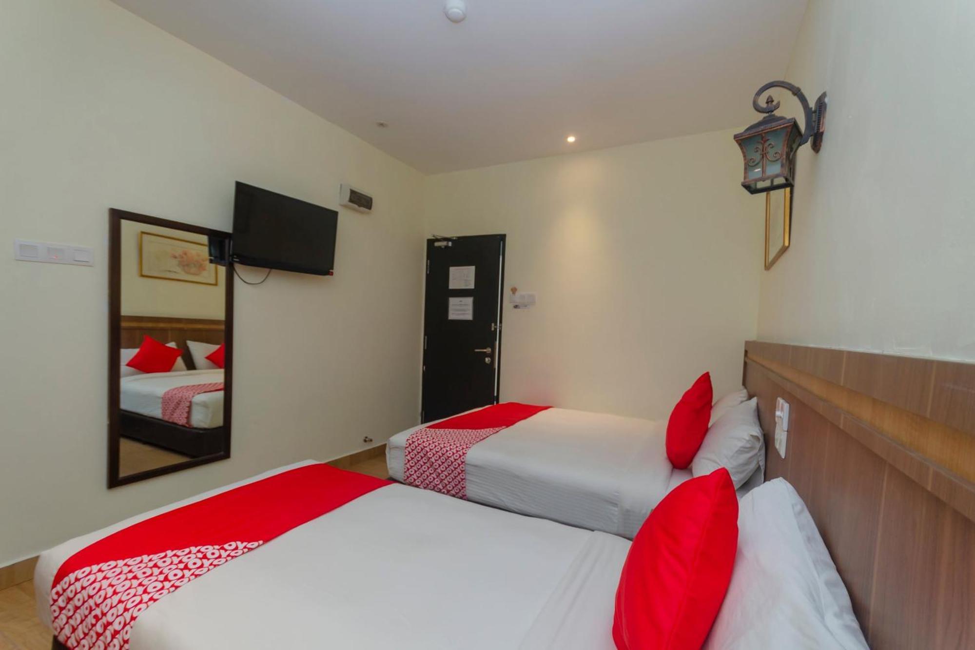 Super Oyo 596 The Vintage Hotel Johor Bahru Esterno foto