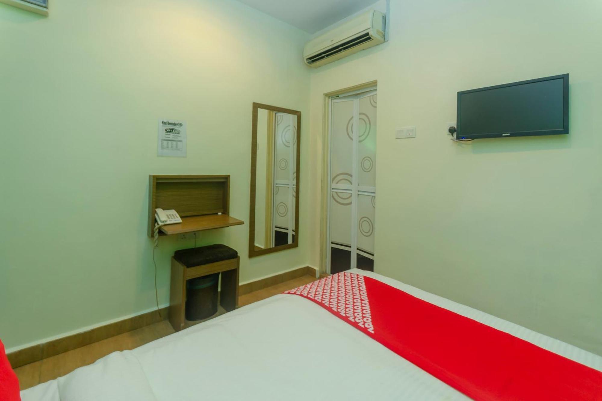 Super Oyo 596 The Vintage Hotel Johor Bahru Esterno foto