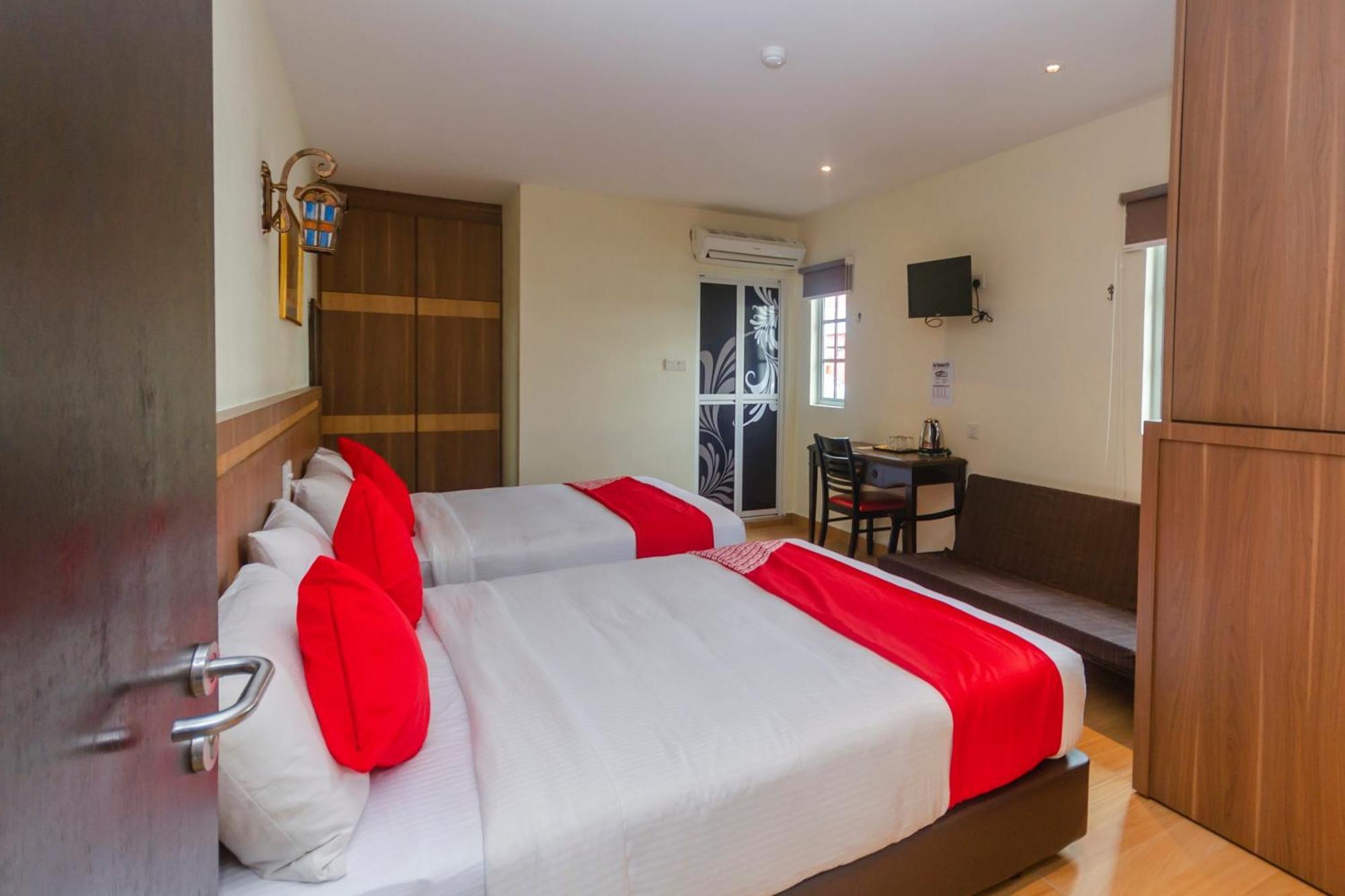 Super Oyo 596 The Vintage Hotel Johor Bahru Esterno foto