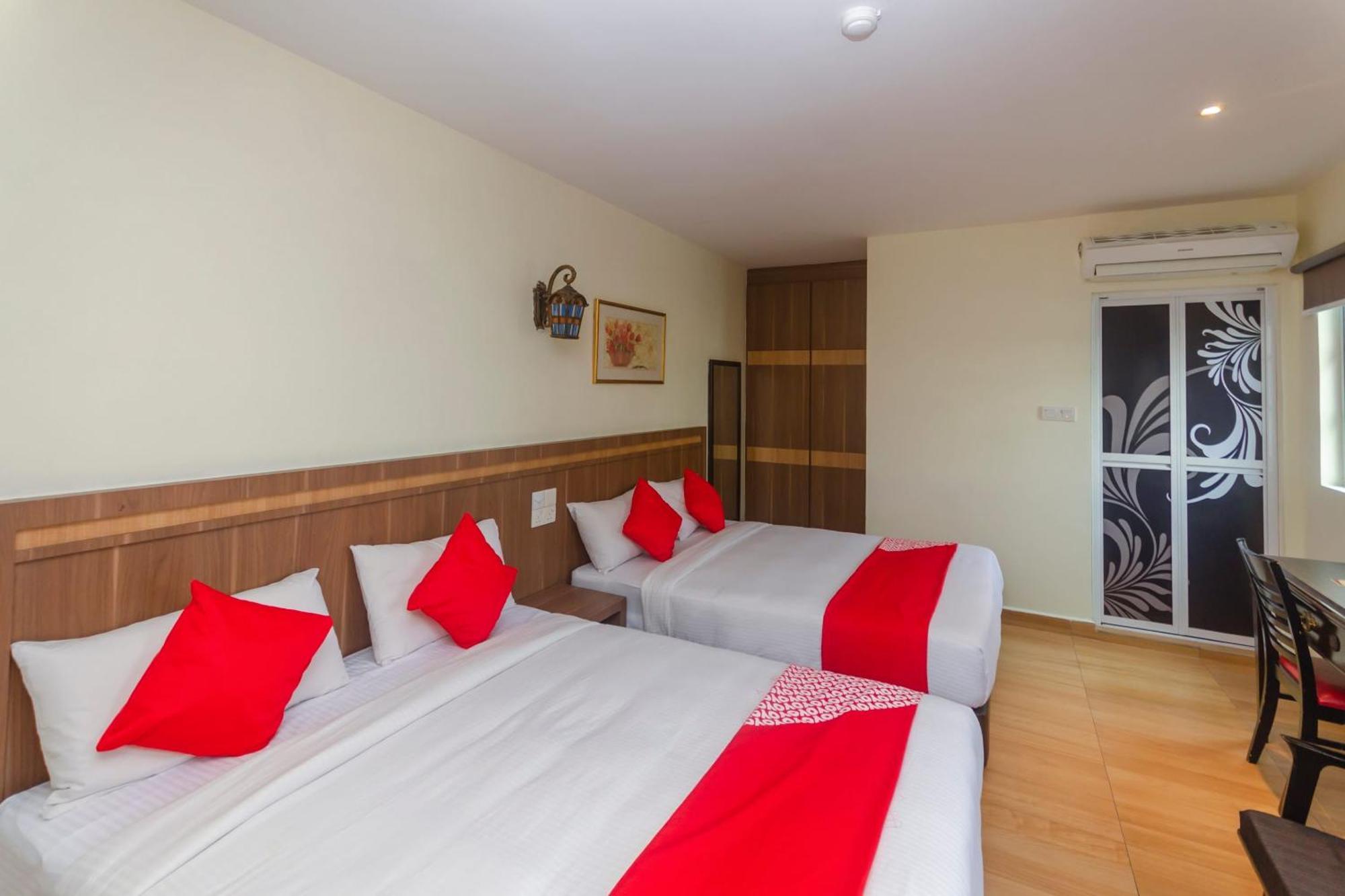 Super Oyo 596 The Vintage Hotel Johor Bahru Esterno foto