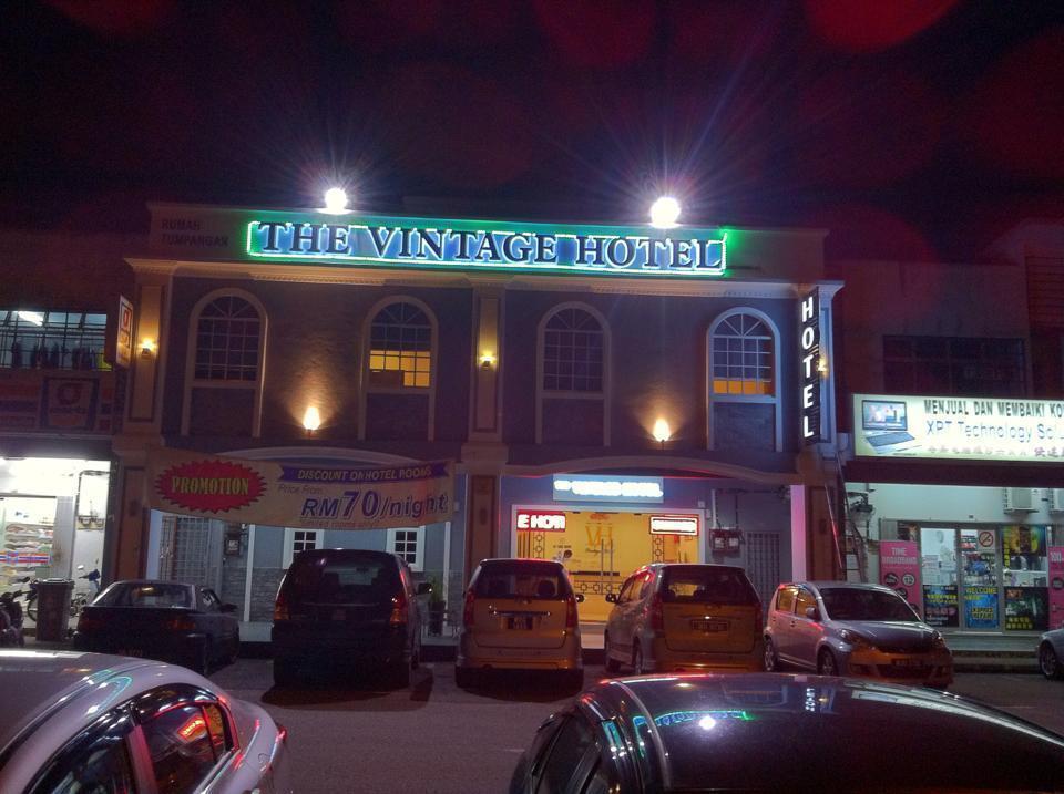 Super Oyo 596 The Vintage Hotel Johor Bahru Esterno foto