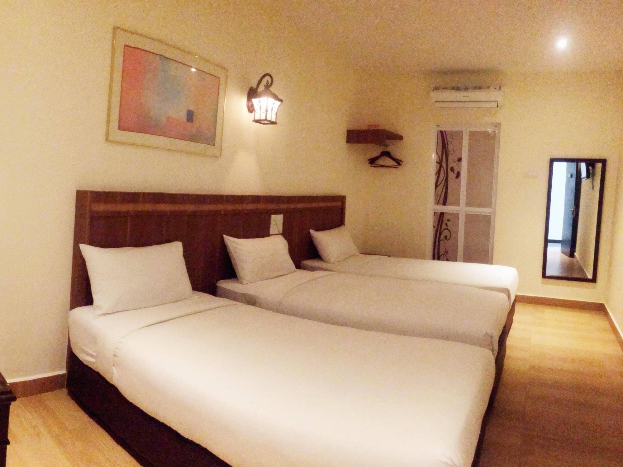 Super Oyo 596 The Vintage Hotel Johor Bahru Esterno foto