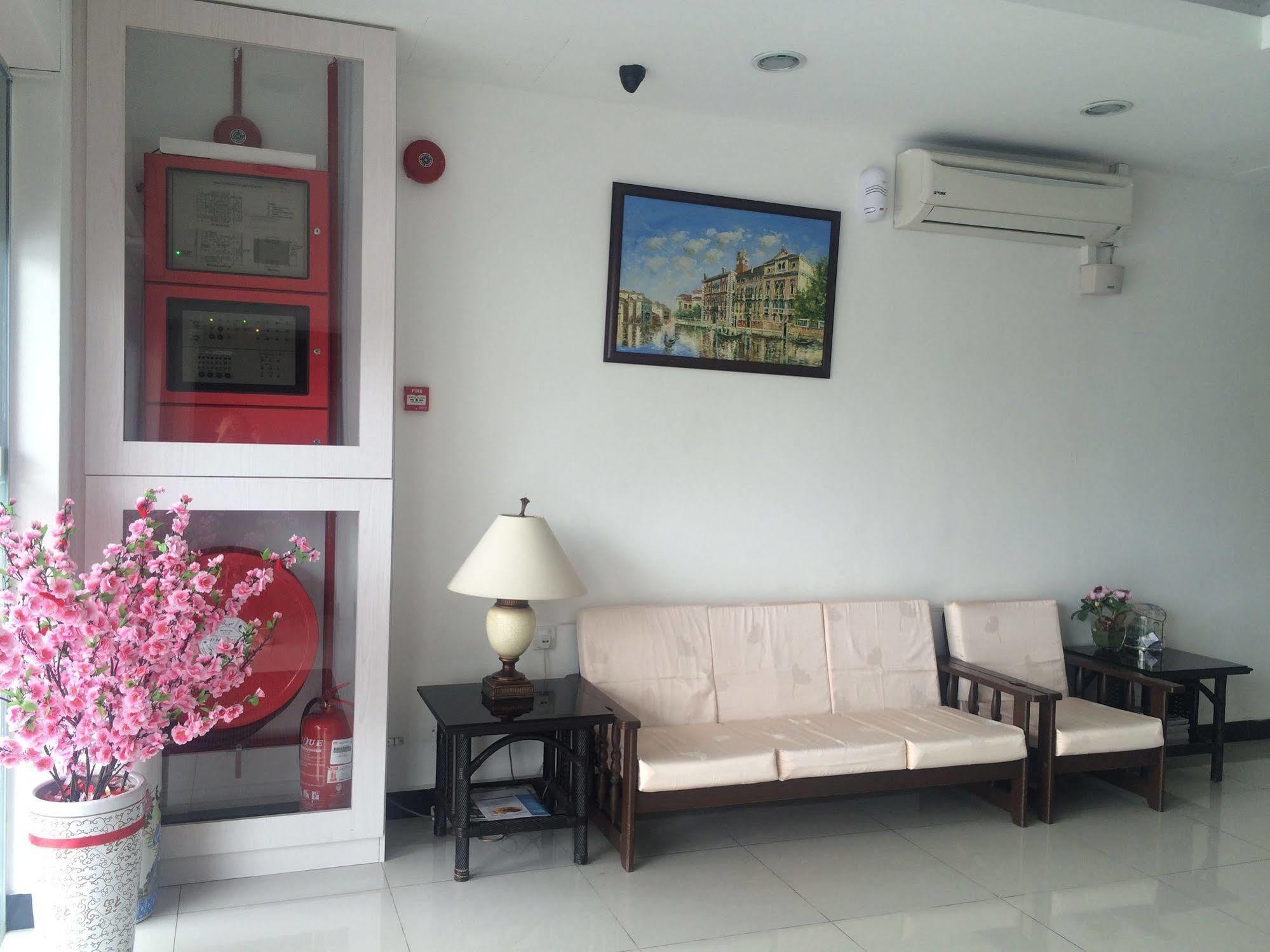 Super Oyo 596 The Vintage Hotel Johor Bahru Esterno foto